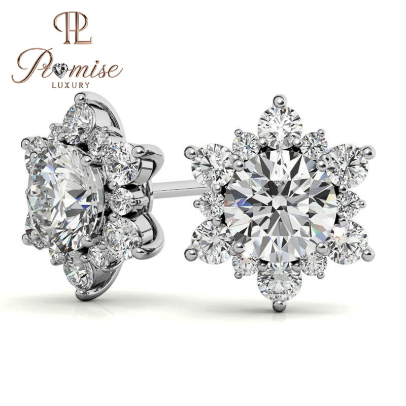 Stunning diamond floral stud earrings in 18K yellow gold – a radiant bloom of brilliance for everyday elegance or special occasions