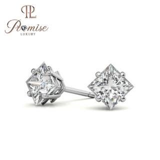 Princess-Cut Diamond Stud Earrings in 18K Yellow Gold – Modern Elegance with a Bold Diagonal Twist