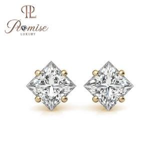 Princess-Cut Diamond Stud Earrings in 18K Yellow Gold – Modern Elegance with a Bold Diagonal Twist
