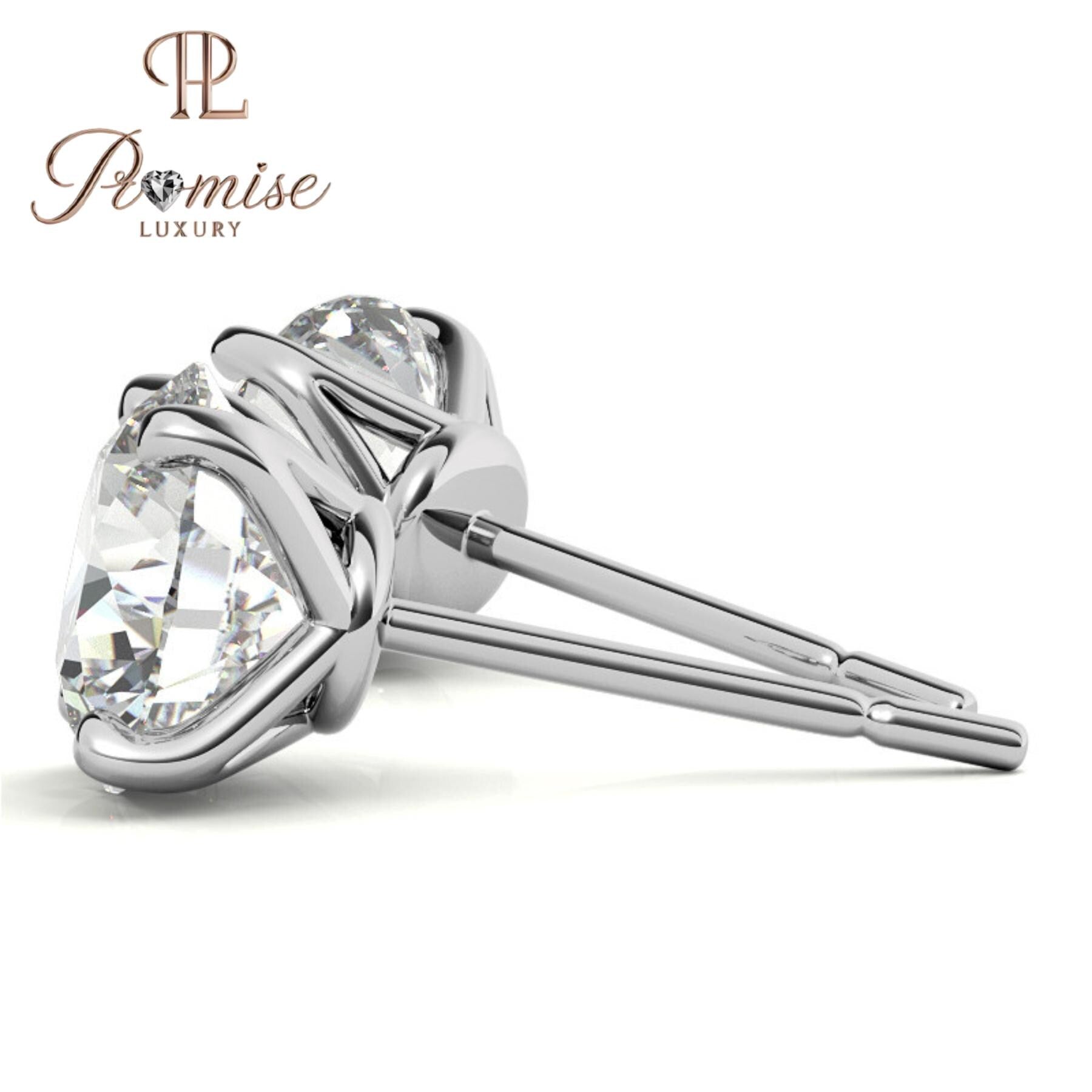 Classic Round Lab-Grown Diamond Stud Earrings in Yellow Gold – Elegant Everyday Luxury with Timeless Brilliance