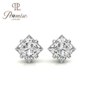 Princess-Cut Diamond Stud Earrings in 18K Yellow Gold – Modern Elegance with a Bold Diagonal Twist